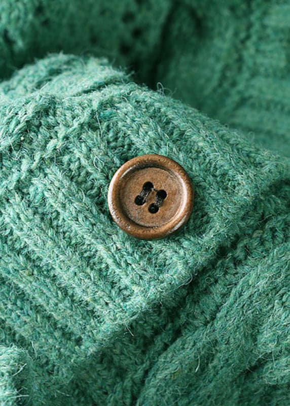 Pull en tricot d'automne à volants amples et boutons brodés vert fin