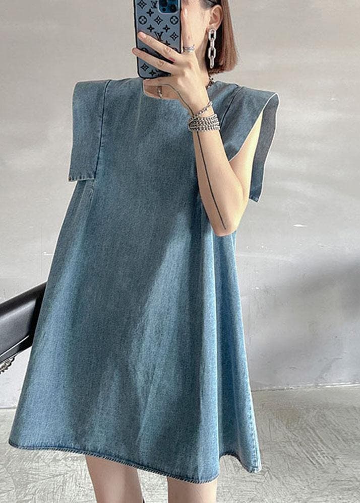 Robe droite ajustée en denim bleu clair patchwork pour l'été