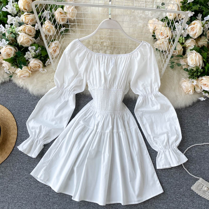 Robe courte à bandes et épaules dénudées pour femme