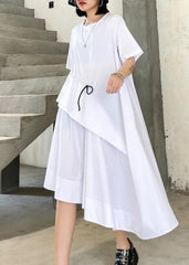 Handgemachtes weißes Baumwoll-O-Ausschnitt-Kordelzug-Robe-Sommerkleid