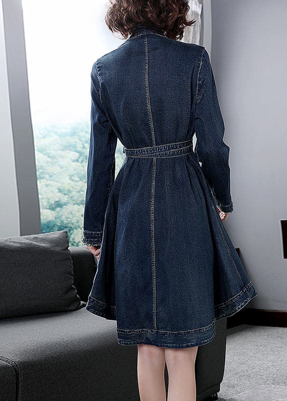 Italienisches blaues Kleid aus Baumwolldenim mit V-Ausschnitt und Schärpen und Stickereien, lange Ärmel