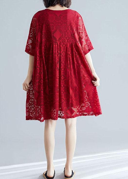 Robe rouge à motif creux à col en V italien