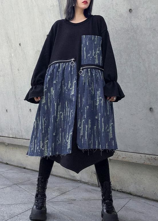 Robe longue ample en coton noir avec patchwork et col rond épais