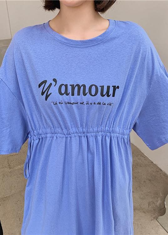 Robe cintrée à col rond pour femme avec lettres bleues biologiques