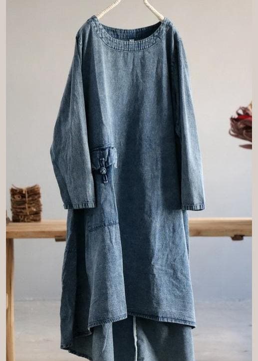 Robe en jean bleu grande taille à col en U et ourlet large