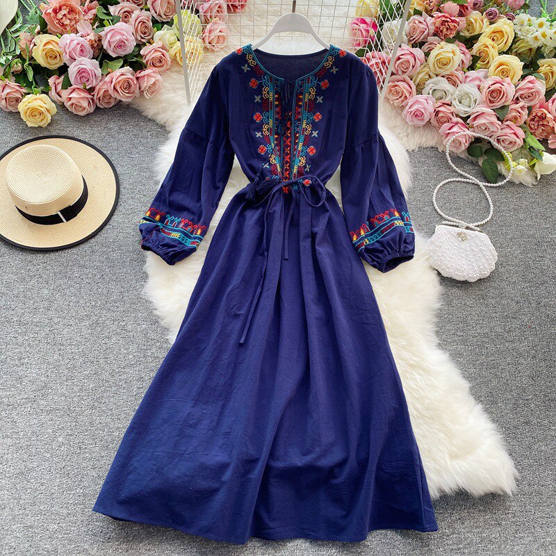 Robe ethnique bohème élégante brodée pour femme 