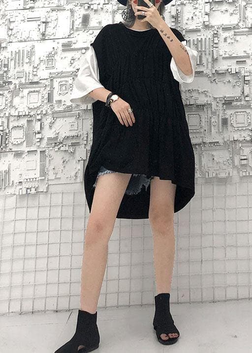 Robe d'été courte en coton noir à col rond