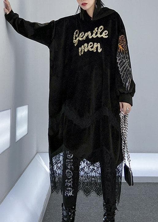 Robe longue noire à capuche avec motif alphabet en patchwork de dentelle pour femmes