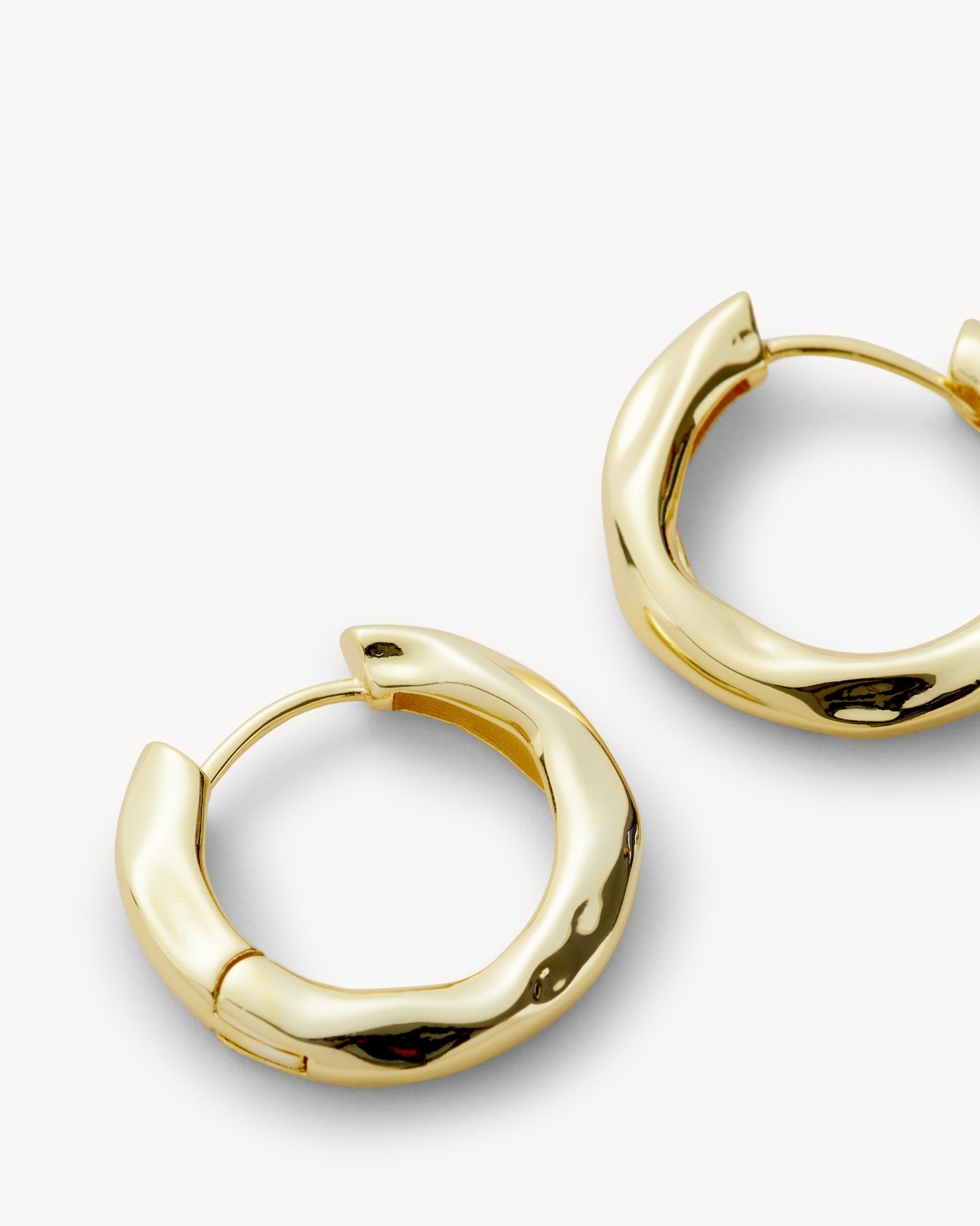 Baby Wavy Hinge Hoops in Gold