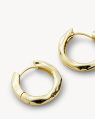 Baby Wavy Hinge Hoops in Gold