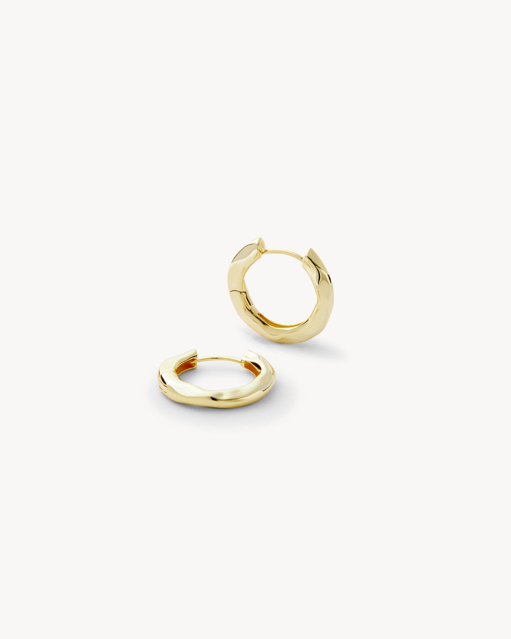 Baby Wavy Hinge Hoops in Gold