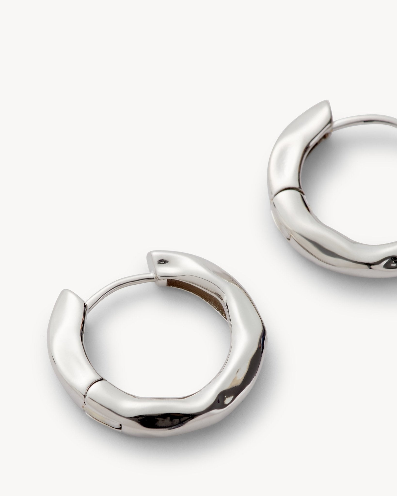 Baby Wavy Hinge Hoops in Silver