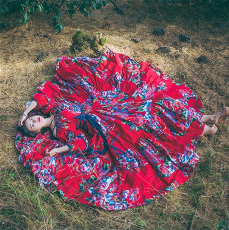 Robe gitane fleurie rouge ajustée et évasée | Mandala