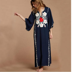 Robe caftan brodée à fleurs style bohème chic