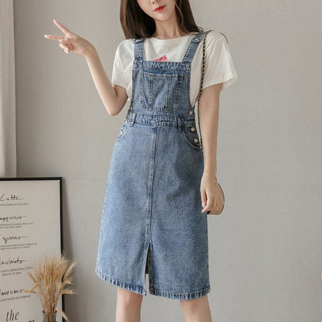 Robe salopette en jean longueur genou preppy