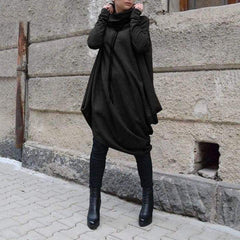 Asymmetrisches Rollkragenpulloverkleid