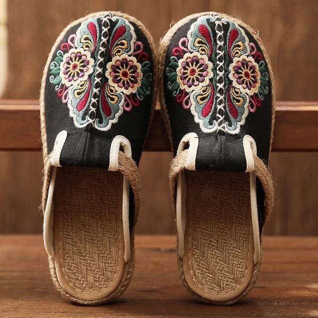 Loafer aus Hanf und Baumwolle mit asiatischer Stickerei