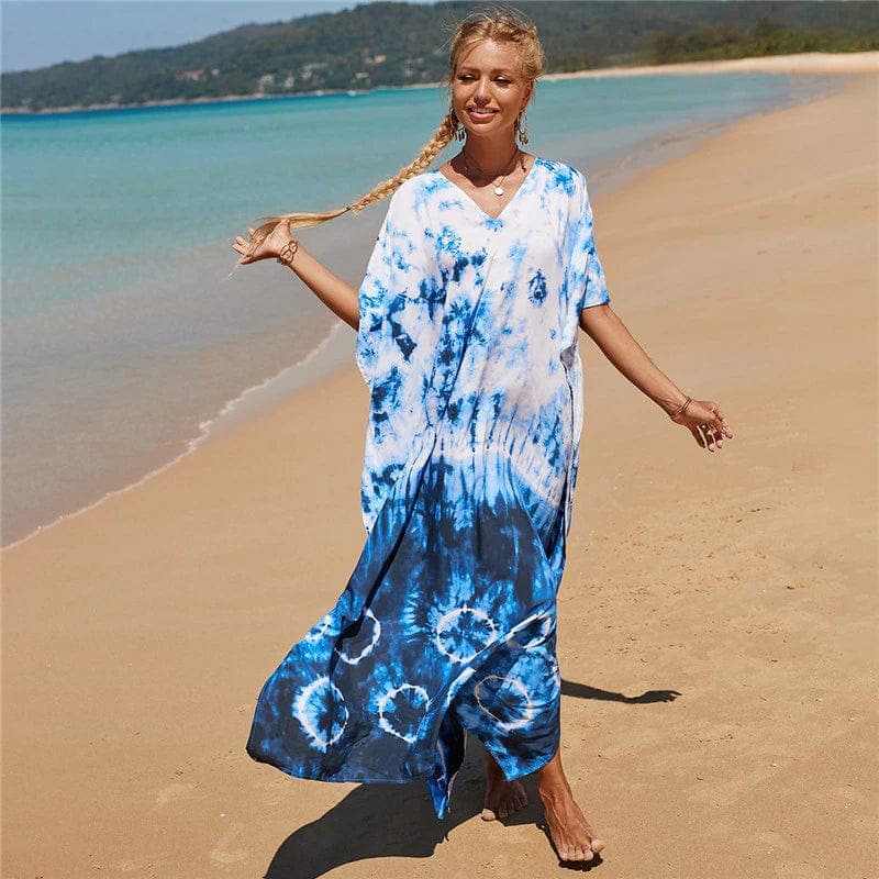 Strandkleid mit Batikmuster am Meer