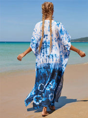 Strandkleid mit Batikmuster am Meer