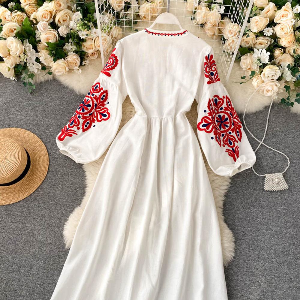 Women Bohemian Embroidered Flower O-Neck Lantern Sleeve Pleated Dress