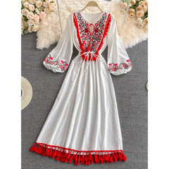 Women Retro Embroidery V-neck Puff Sleeve Large Dress